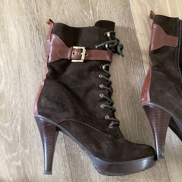 Guess Booties - Picture 1 of 3